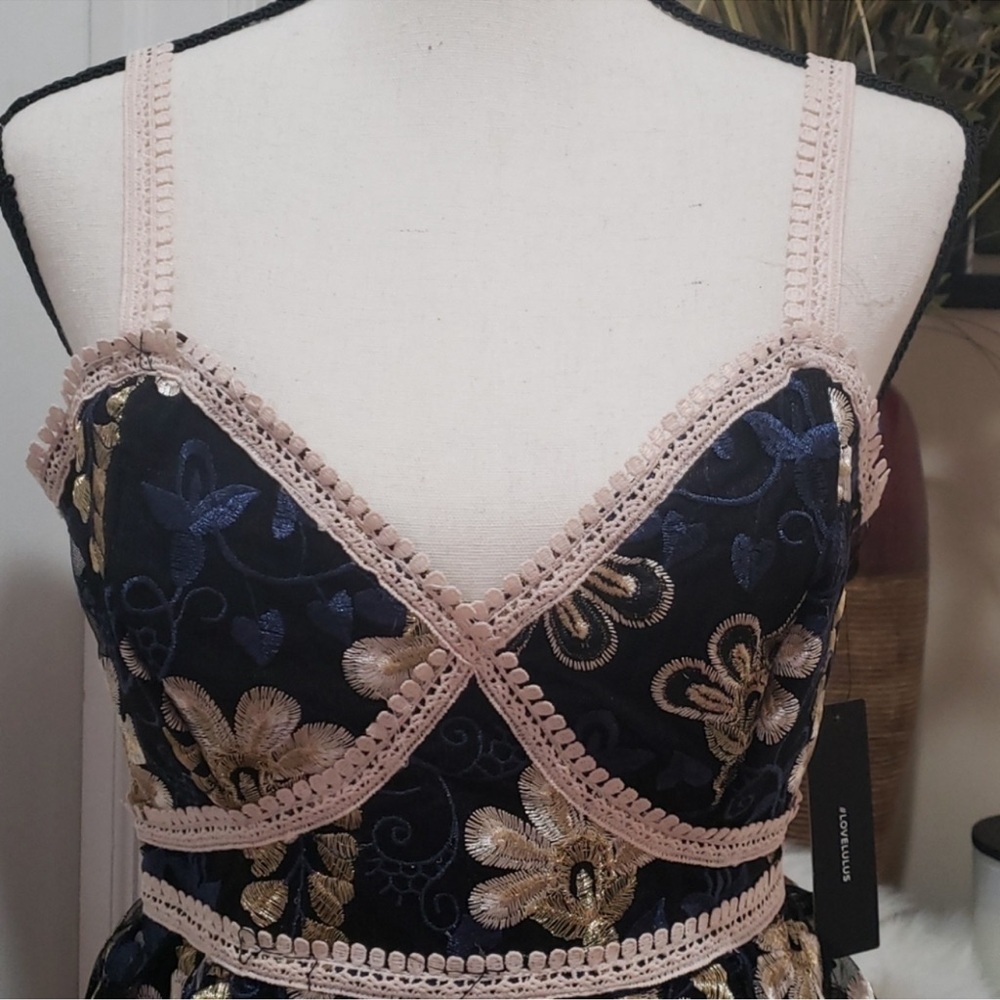 NWT Lulu's Floral Embroidered Dress - Size Small - Picture 2 of 12